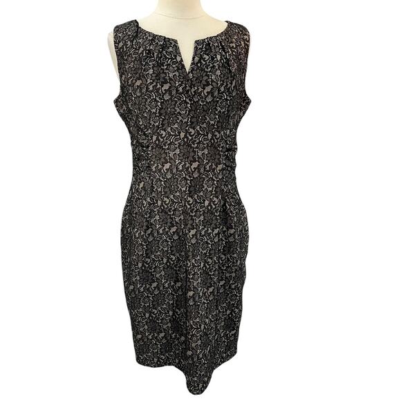 ADRIANNA PAPELL Sleeveless Black Lace Cocktail V-Neck Dress - Picture 1 of 11